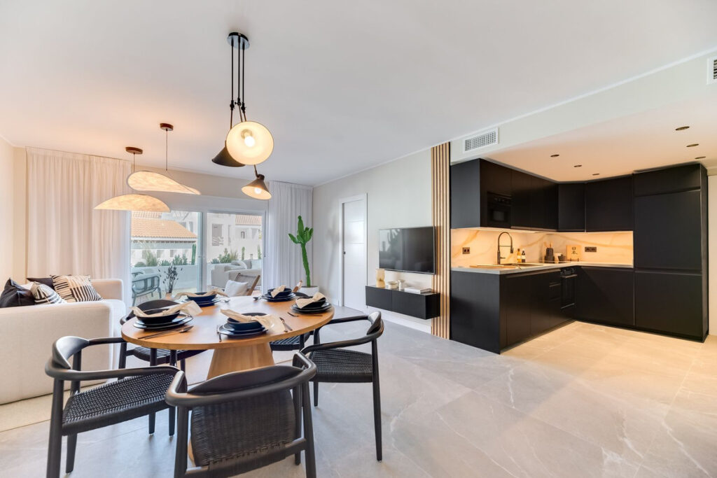 Nueva Andalucia  – Apartment – For Sale