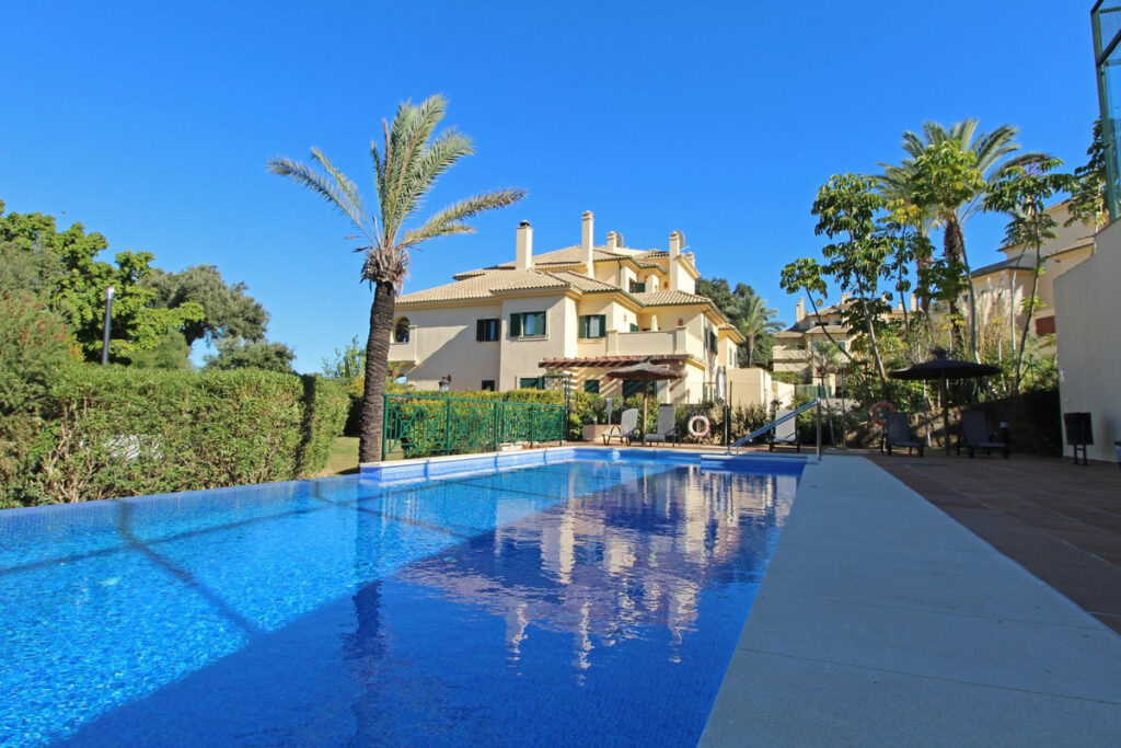 Luxury Penthouse – San Roque Club